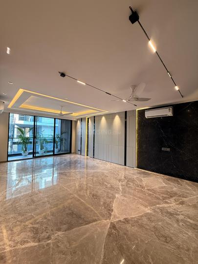 Sector 25, DLF Phase 2 Main Image 1