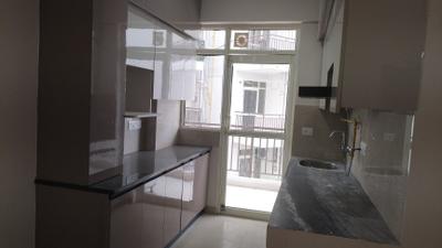 Kitchen Image of 750 Sq.ft 2 BHK Apartment / Flat for rent in Suncity Avenue 76, Sector 76 Gurgaon for Rs. 23000