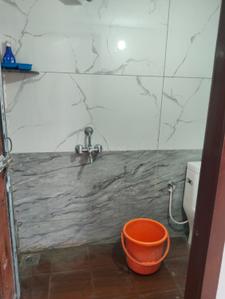 Bathroom Image of 1500 Sq.ft 1 BHK Apartment / Flat for rent in Radhakishan Pura Sikar for Rs. 12000