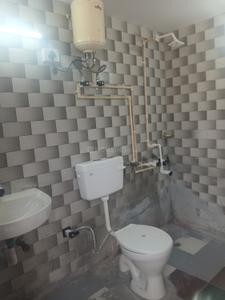 Bathroom Image of 450 Sq.ft 1 BHK Builder Floor for rent in Lajpat Nagar New Delhi for Rs. 23000