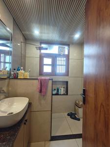 Bathroom Image of 1650 Sq.ft 4 BHK Apartment / Flat for sale in Sector 49 Chandigarh for Rs. 42500000