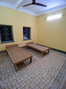 Image of ROOM FOR RENT IN 3BHK PREOCCUPIED LADIES FLAT  in Dhakuria, Kolkata