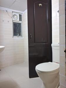 Common Bathroom Image of 1550 Sq.ft 3.5 BHK Apartment / Flat for sale in Amrapali Zodiac, Sector 120 Noida for Rs. 14000000