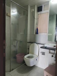 Common Bathroom Image of 1200 Sq.ft 3 BHK Apartment / Flat for rent in Runwal Elegante, Andheri West Mumbai for Rs. 180000