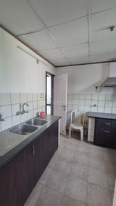 Kitchen Image of 1950 Sq.ft 3 BHK Apartment / Flat for sale in Unitech Uniworld Gardens 1, Sector 47 Gurgaon for Rs. 31500000