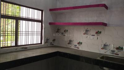 Kitchen Image of 520 Sq.ft 1 BHK Builder Floor for rent in Madiyava Lucknow for Rs. 5500