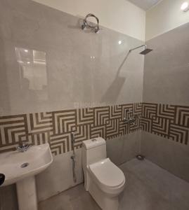 Bathroom Image of 600 Sq.ft 2 BHK Duplex for sale in Dharsania Barabanki for Rs. 3700000