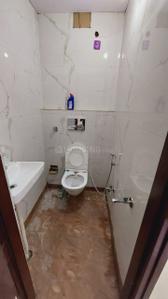 Bathroom Image of 600 Sq.ft 1 BHK Builder Floor for rent in Tagore Garden Extension New Delhi for Rs. 19000