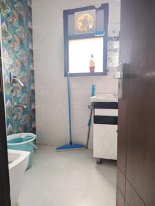 Common Bathroom Image of 800 Sq.ft 2 BHK Apartment / Flat for rent in Said-Ul-Ajaib New Delhi for Rs. 37000
