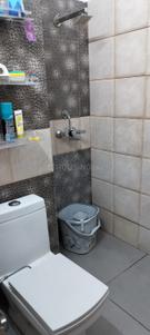 Bathroom Image of 950 Sq.ft 2.5 BHK Apartment / Flat for rent in Mansa Devi Complex Panchkula for Rs. 35000