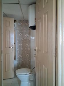 Common Bathroom Image of 1295 Sq.ft 3 BHK Apartment / Flat for sale in Supertech Cape Town, Sector 74 Noida for Rs. 14000000