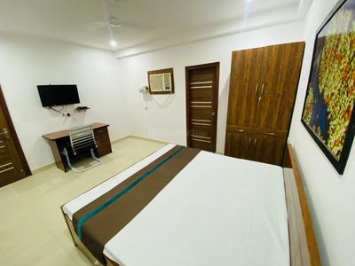Bedroom Image of Urbanroomz  in Sector 26A, Gurgaon