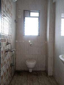 Common Bathroom Image of 620 Sq.ft 2 BHK Apartment / Flat for sale in Dosti Desire Dosti Pearl, Thane West Thane for Rs. 10500000