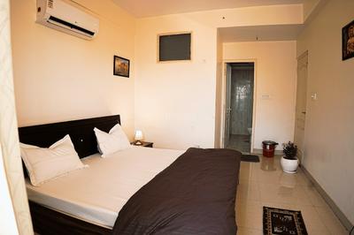Bedroom Image of 1500 Sq.ft 3 BHK Apartment / Flat for rent in Paarth Aadyant, Ahmamau Lucknow for Rs. 42000