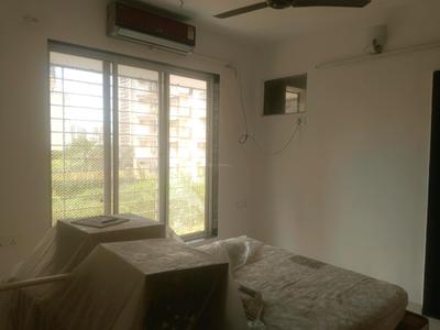 Bedroom Image of 980 Sq.ft 3 BHK Apartment / Flat for rent in Evershine Millennium Paradise, Kandivali East Mumbai for Rs. 69000