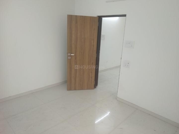 2 BHK 1050 Sqft Flat for sale at Malad West, Mumbai Property ID 11424016