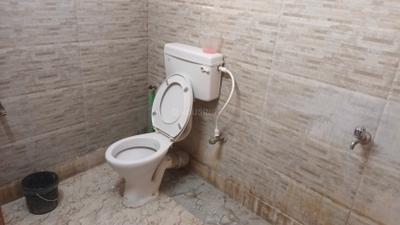 Bathroom Image of 475 Sq.ft 1 BHK Apartment / Flat for rent in Picnic Garden Kolkata for Rs. 8500