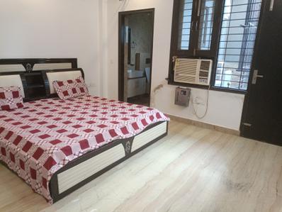Bedroom Image of 1800 Sq.ft 2.5 BHK Builder Floor for rent in Sector 27 Gurgaon for Rs. 60000