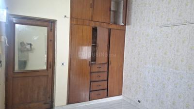 Bedroom Image of 1050 Sq.ft 2 BHK Apartment / Flat for sale in Prashant Apartments, Patparganj New Delhi for Rs. 16100000