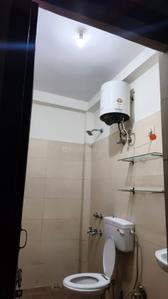 Bathroom Image of 600 Sq.ft 1 BHK Builder Floor for rent in DLF Phase 3 Gurgaon for Rs. 20000