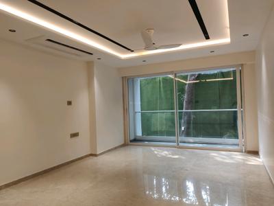 Living Room Image of 1200 Sq.ft 3 BHK Apartment / Flat for sale in Vile Parle West Mumbai for Rs. 60000000