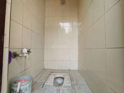 Bathroom Image of 850 Sq.ft 1 BHK Independent House for rent in Gotri Vadodara for Rs. 10000