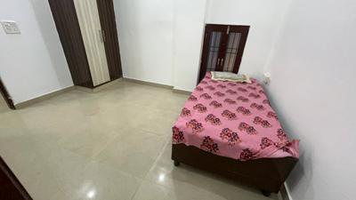 Bedroom Image of 950 Sq.ft 2 BHK Builder Floor for rent in Indirapuram Ghaziabad for Rs. 23500
