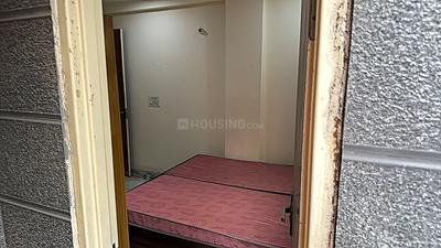 Bedroom Image of 1100 Sq.ft 3 BHK Builder Floor for rent in Mayur Vihar Phase 1 New Delhi for Rs. 35000