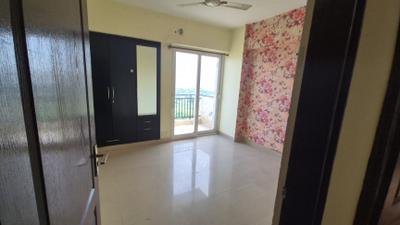 Bedroom Image of 1600 Sq.ft 3 BHK Apartment / Flat for rent in Sethi Max Royal, Sector 76 Noida for Rs. 35000