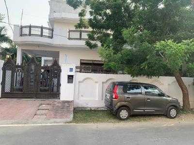 Image of 2376 Sq.ft 3.5 BHK Independent House for sale in Dayal Bagh, Agra for Rs. 33500000