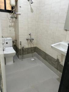 Bathroom Image of 1200 Sq.ft 2 BHK Apartment / Flat for rent in Jalvayu Defence Enclave, Kharghar Navi Mumbai for Rs. 48000