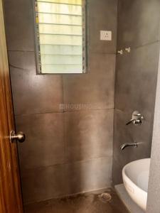 Bathroom Image of 972 Sq.ft 1.5 BHK Apartment / Flat for rent in Seven Tides Fortune Gardens, Byculla Mumbai for Rs. 60000