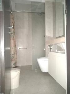 Common Bathroom Image of 1235 Sq.ft 2 BHK Apartment / Flat for sale in Hiranandani Atlantis A And B Wing, Powai Mumbai for Rs. 41500000