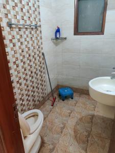 Bathroom Image of 600 Sq.ft 1 BHK Builder Floor for rent in Malviya Nagar New Delhi for Rs. 26000