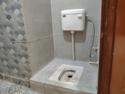 Common Bathroom Image of 700 Sq.ft 2 BHK Apartment / Flat for sale in DLF Ankur Vihar Ghaziabad for Rs. 2000000