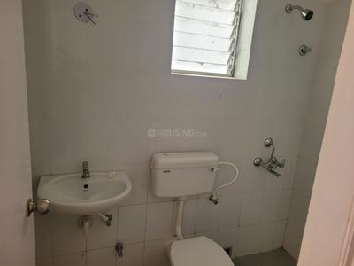 Bathroom Image of 1100 Sq.ft 3 BHK Apartment / Flat for sale in Shapoorji Pallonji Shukhobrishti, New Town Kolkata for Rs. 6950000