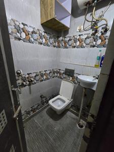 Bathroom Image of 600 Sq.ft 2 BHK Builder Floor for sale in Dwarka Mor New Delhi for Rs. 2400000