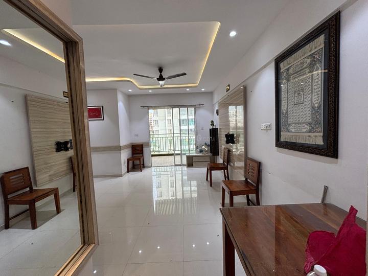 Majestique Euriska Main Image 1