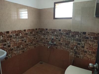 Bathroom Image of 1100 Sq.ft 2 BHK Independent House for rent in Kolathur Chennai for Rs. 25000