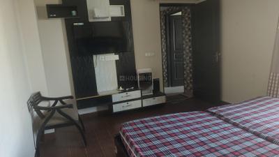Bedroom Image of 1350 Sq.ft 3 BHK Apartment / Flat for rent in Sethi Max Royal, Sector 76 Noida for Rs. 52000
