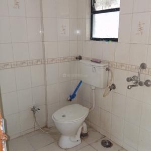 Bathroom Image of 1400 Sq.ft 3 BHK Apartment / Flat for rent in Khushbu Soham Residency Building B And C, Pimple Saudagar Pune for Rs. 30000