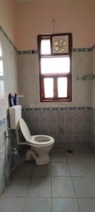 Bathroom Image of 1450 Sq.ft 3 BHK Apartment / Flat for rent in Mahmoorganj Varanasi for Rs. 25000