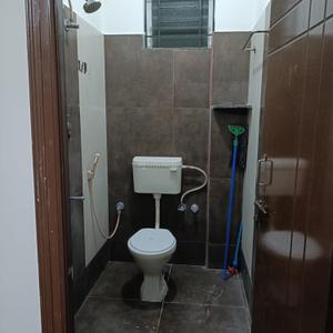Bathroom Image of 1000 Sq.ft 1 BHK Builder Floor for rent in BTM Layout Bengaluru for Rs. 20000