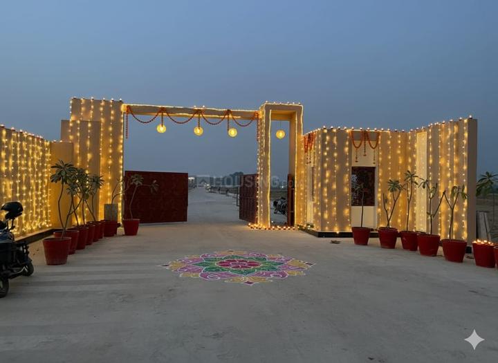 Green square Banthra Market Kanpur Road Lucknow Main Image 1