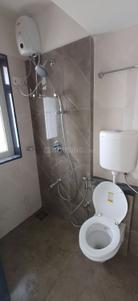 Bathroom Image of 625 Sq.ft 2 BHK Apartment / Flat for rent in City View Building, Worli Mumbai for Rs. 99000