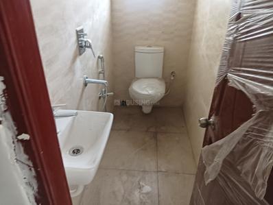 Bathroom Image of 1200 Sq.ft 2 BHK Apartment / Flat for sale in Shyam Bazar Kolkata for Rs. 9500000
