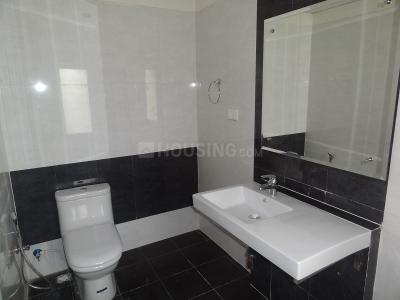 Bathroom Image of 1910 Sq.ft 3 BHK Apartment / Flat for rent in Motiaz Royal Citi, Gazipur Zirakpur for Rs. 36000