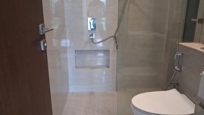 Bathroom Image of 550 Sq.ft 1 BHK Apartment / Flat for sale in Hiranandani Regent Hill A B C D And E Wing, Powai Mumbai for Rs. 18000000