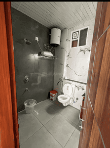 Image of 550 Sq.ft 1 RK Builder Floor for rent in Rajouri Garden, New Delhi for Rs. 19000