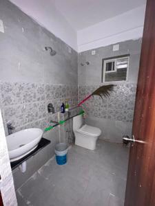 Bathroom Image of 1600 Sq.ft 3 BHK Apartment / Flat for rent in GM Terrace, Phulnakhara Cuttack for Rs. 25000